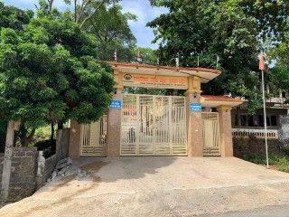 Vụ học sinh tử vong trước cổng trường: Bức tường bất ngờ đổ sập