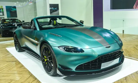 Chi tiết xe thể thao Aston Martin Vantage Roadster F1 Edition