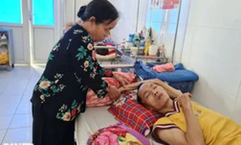 Mã số 4814: "Ông mất rồi, mong mọi người cứu con trai bà với"