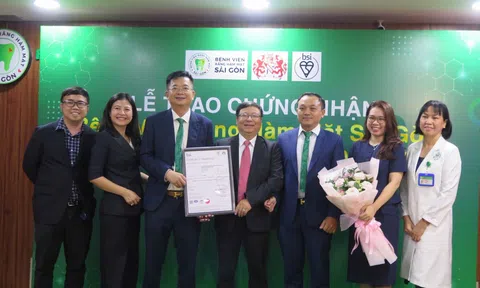 Bệnh viện Bệnh viện Răng Hàm Mặt Sài Gòn nhận chứng nhận hệ thống quản lý chất lượng quốc tế ISO 9001:2015